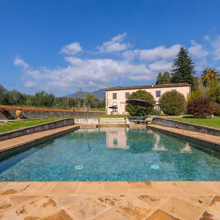 Exclusive With Two Pools And Private Garden