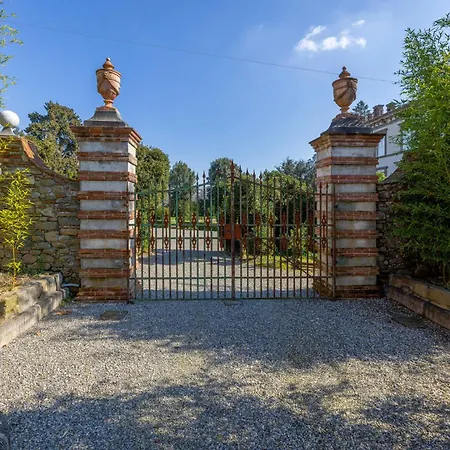 Exclusive With Two Pools And Private Garden * Capannori