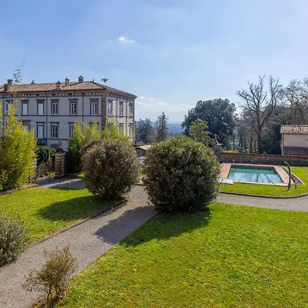 Exclusive With Two Pools And Private Garden