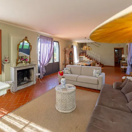 Exclusive With Two Pools And Private Garden *