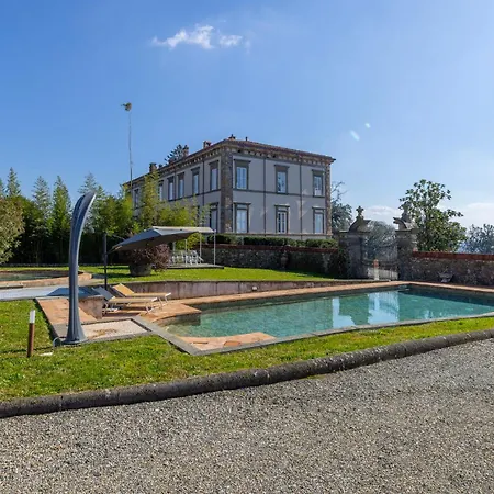 Exclusive With Two Pools And Private Garden